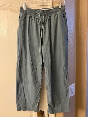 Athleta Woman’s “Minimalist Grey”  Drawstring Joggers